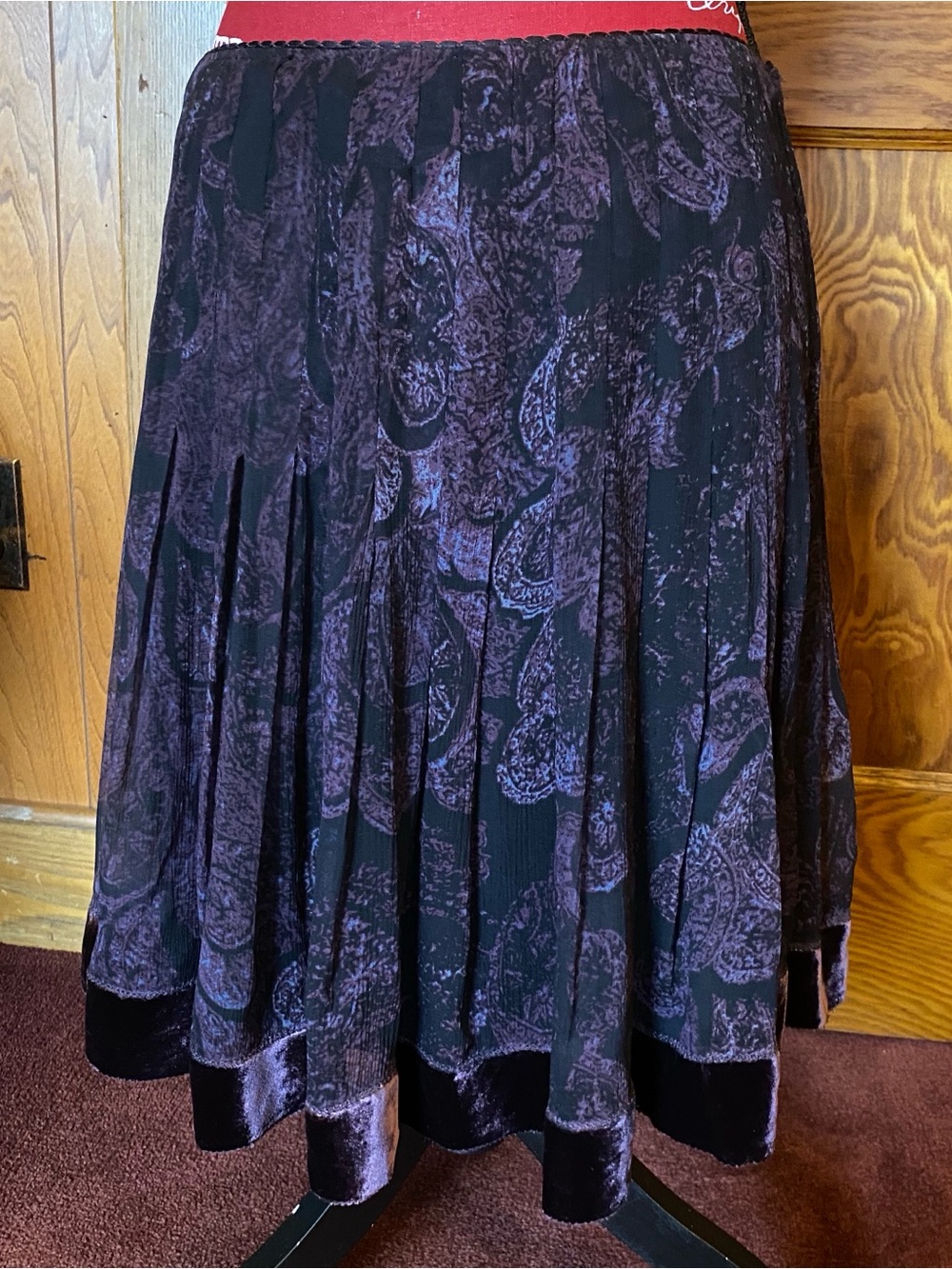 Elie Tahari Black and Purple Paisley Pleated Skirt